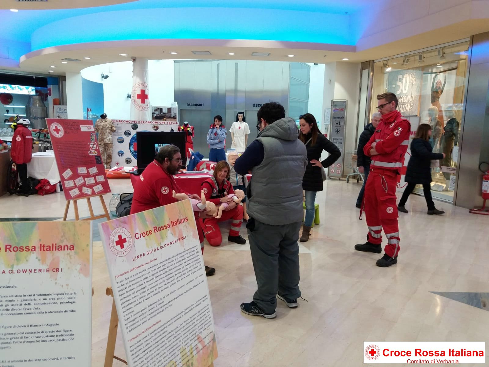 Torino 17 Febbraio 2019 - Raccolta Fondi Centri Commerciali - Croce Rossa Italiana - Comitato Regionale del Piemonte