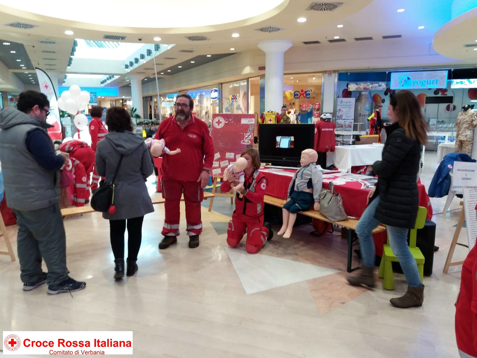 Torino 17 Febbraio 2019 - Raccolta Fondi Centri Commerciali - Croce Rossa Italiana - Comitato Regionale del Piemonte