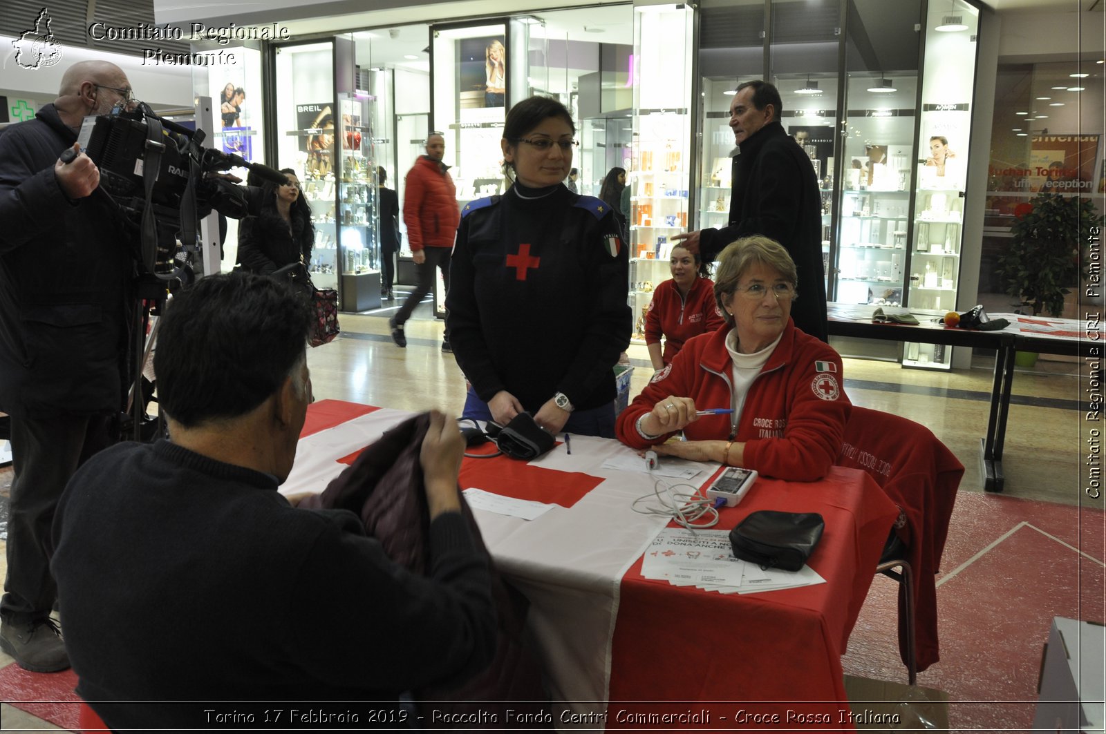 Torino 17 Febbraio 2019 - Raccolta Fondi Centri Commerciali - Croce Rossa Italiana - Comitato Regionale del Piemonte