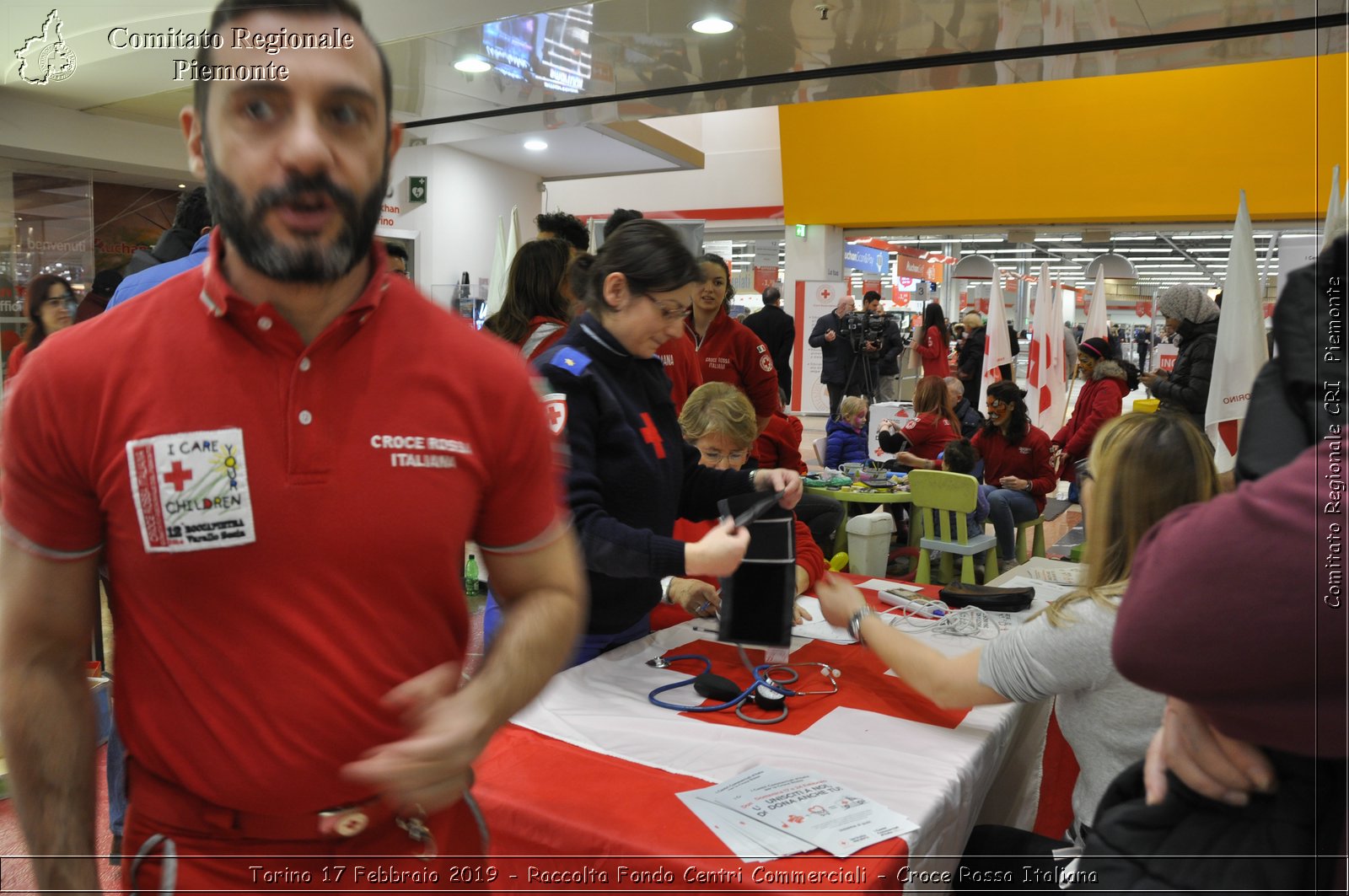 Torino 17 Febbraio 2019 - Raccolta Fondi Centri Commerciali - Croce Rossa Italiana - Comitato Regionale del Piemonte