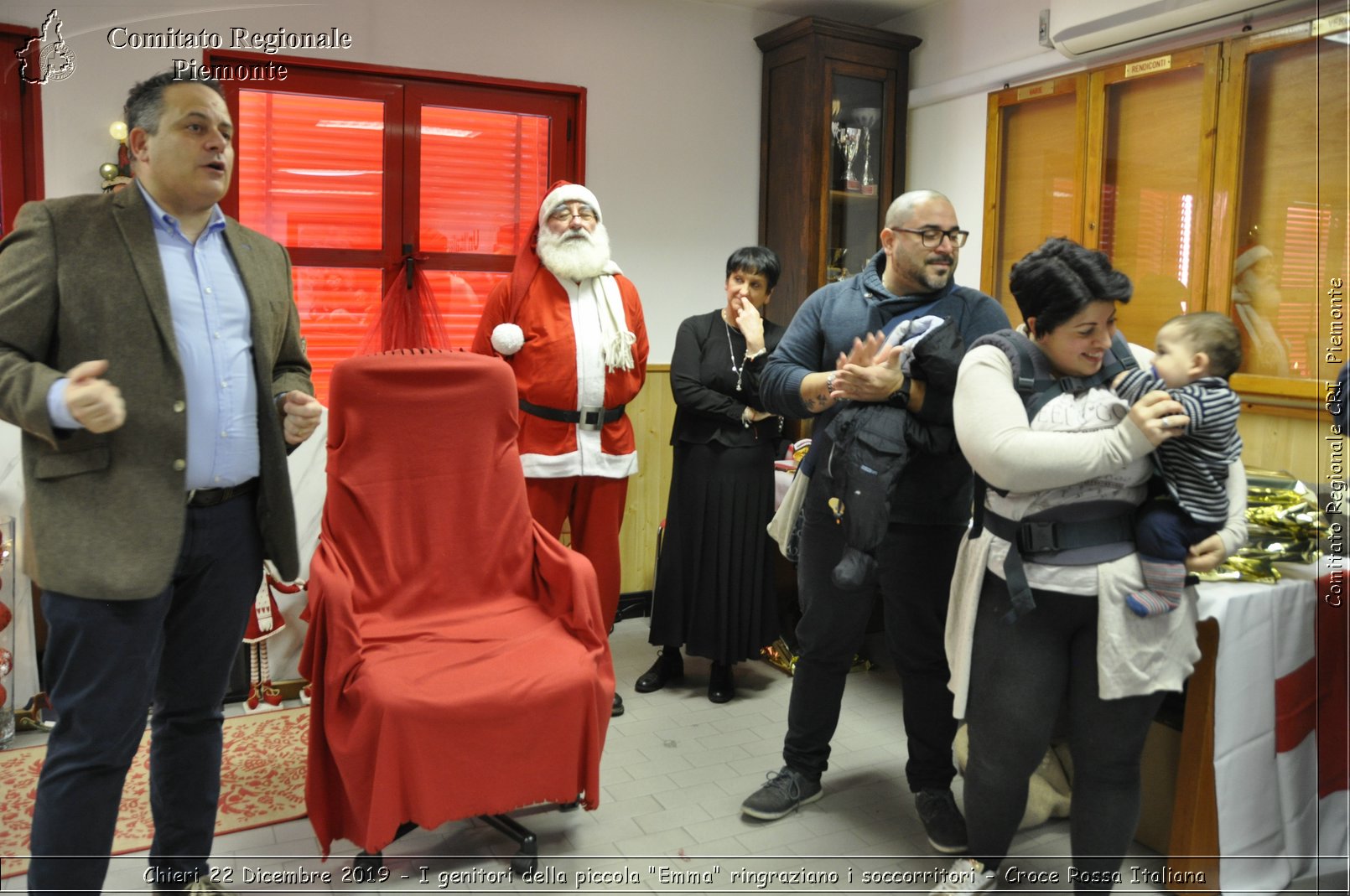 Chieri 22 Dicembre 2019 - I genitori della piccola Emma ringraziano i soccorritori - Croce Rossa Italiana