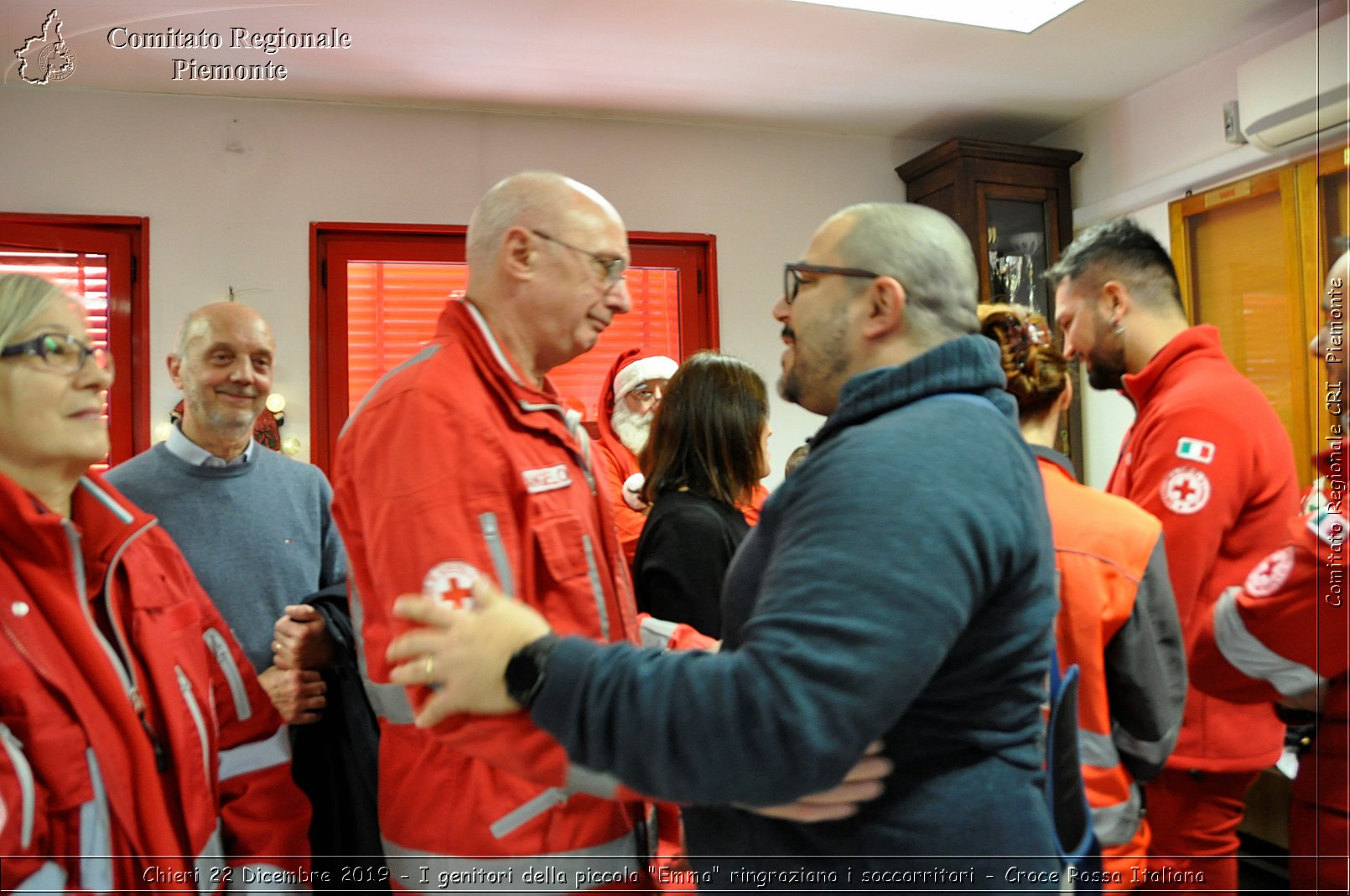 Chieri 22 Dicembre 2019 - I genitori della piccola Emma ringraziano i soccorritori - Croce Rossa Italiana