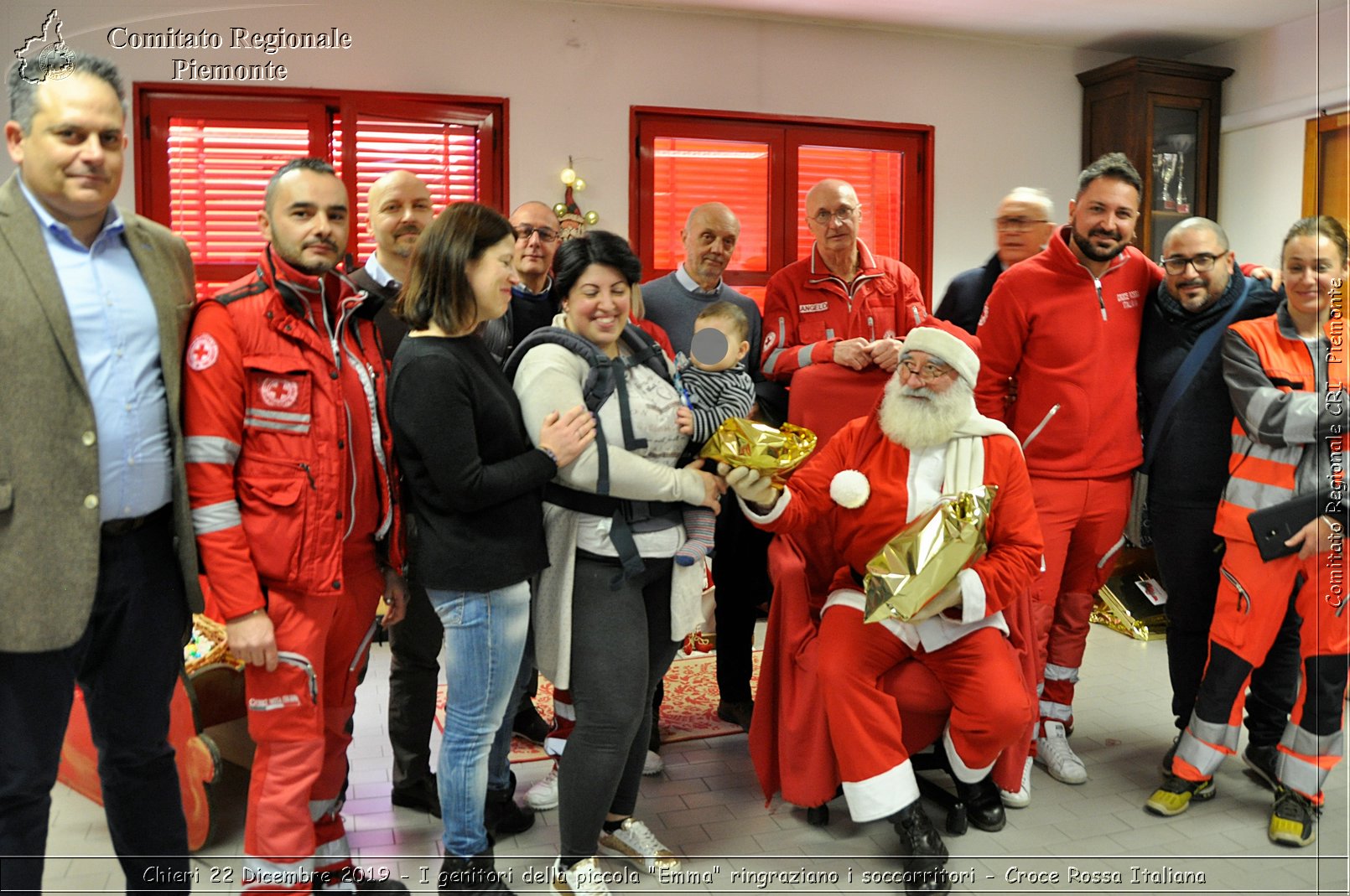 Chieri 22 Dicembre 2019 - I genitori della piccola Emma ringraziano i soccorritori - Croce Rossa Italiana