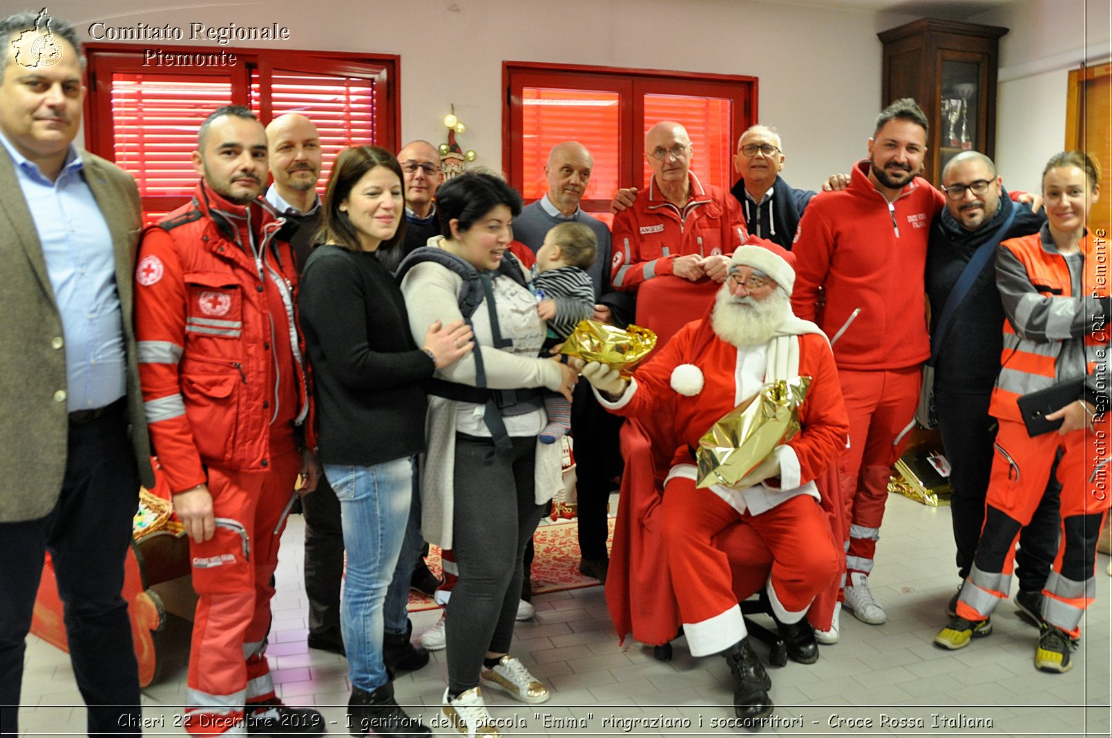 Chieri 22 Dicembre 2019 - I genitori della piccola Emma ringraziano i soccorritori - Croce Rossa Italiana