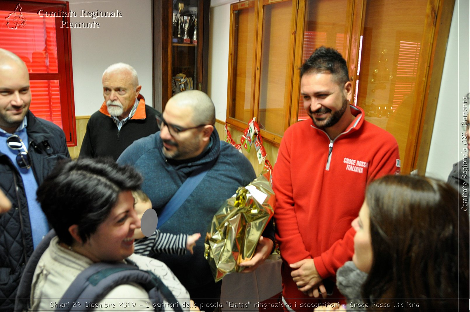 Chieri 22 Dicembre 2019 - I genitori della piccola Emma ringraziano i soccorritori - Croce Rossa Italiana