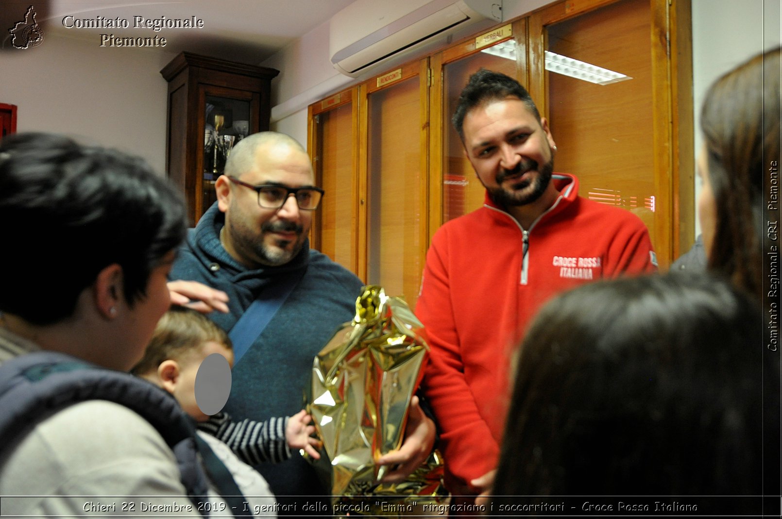 Chieri 22 Dicembre 2019 - I genitori della piccola Emma ringraziano i soccorritori - Croce Rossa Italiana