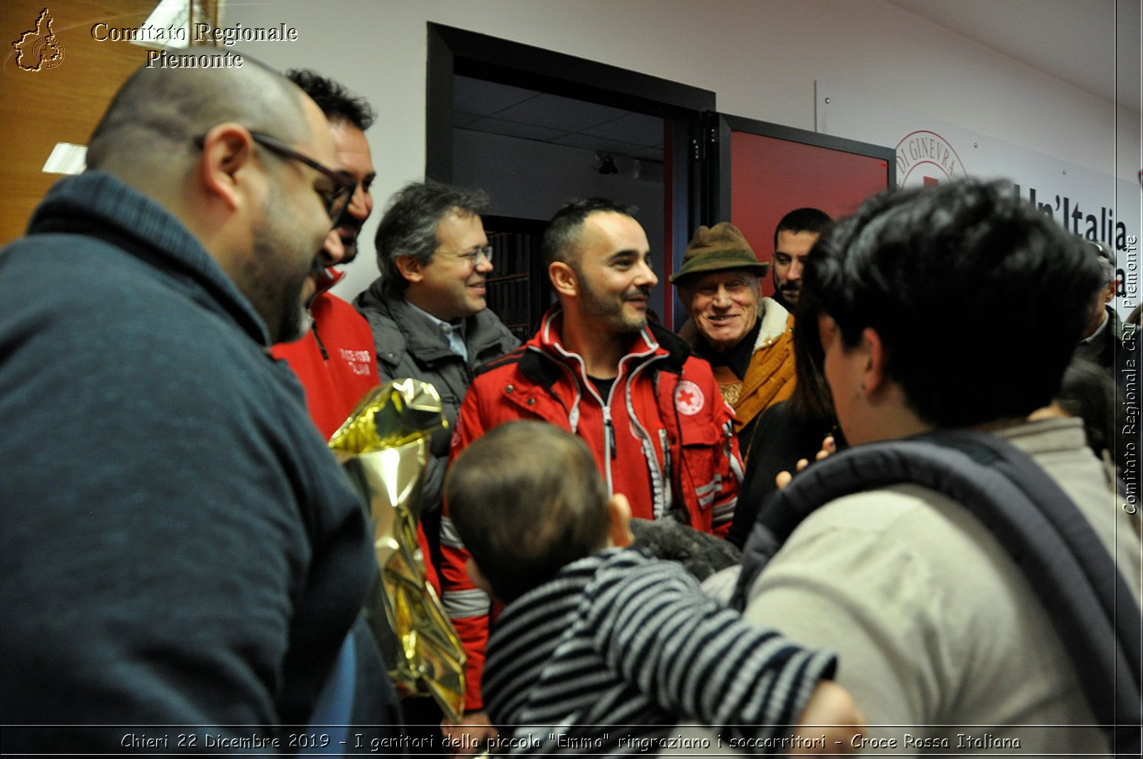 Chieri 22 Dicembre 2019 - I genitori della piccola Emma ringraziano i soccorritori - Croce Rossa Italiana