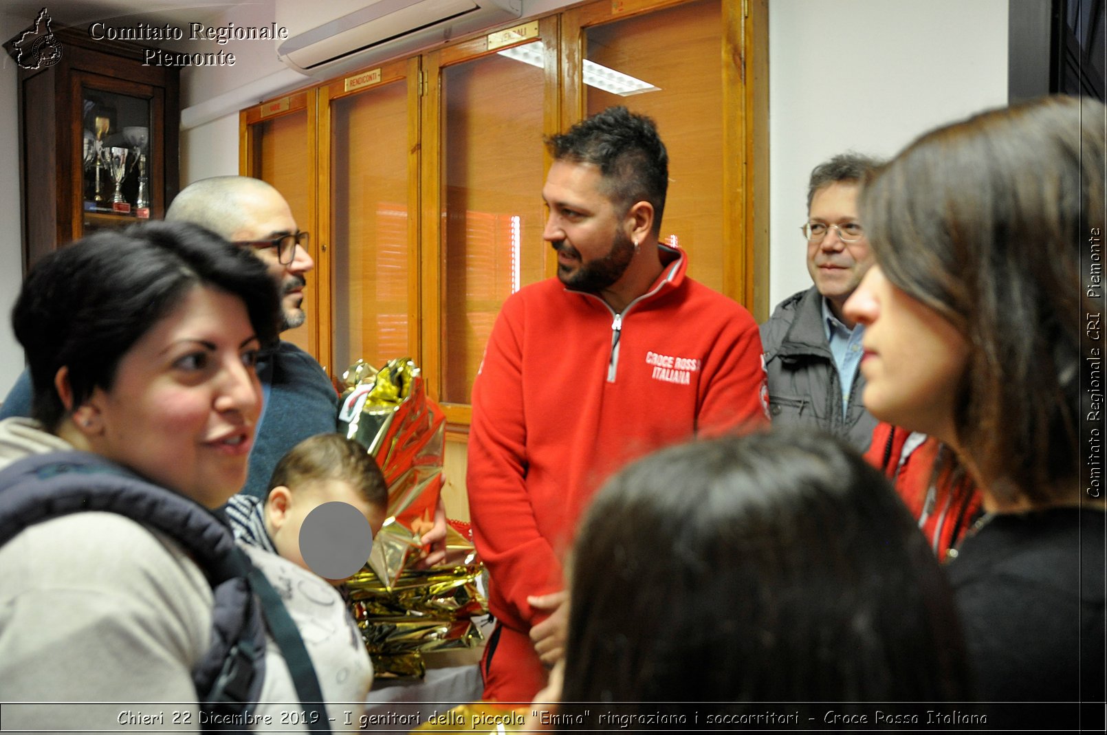 Chieri 22 Dicembre 2019 - I genitori della piccola Emma ringraziano i soccorritori - Croce Rossa Italiana