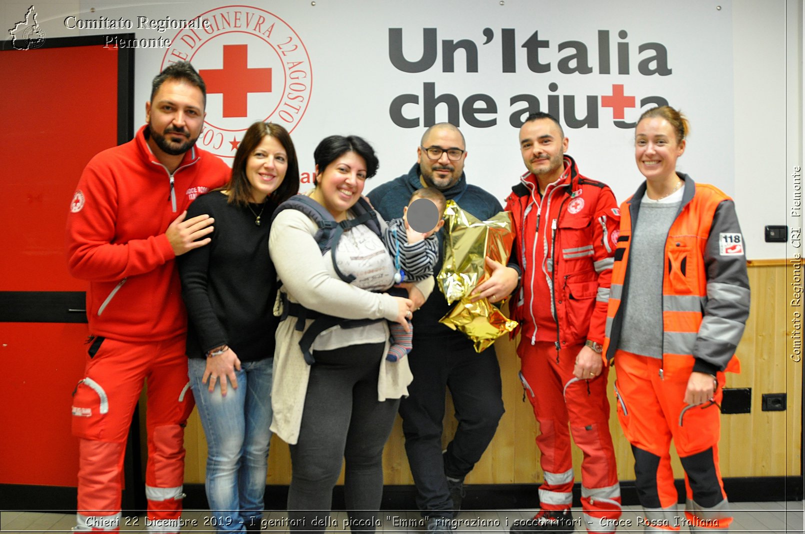 Chieri 22 Dicembre 2019 - I genitori della piccola Emma ringraziano i soccorritori - Croce Rossa Italiana