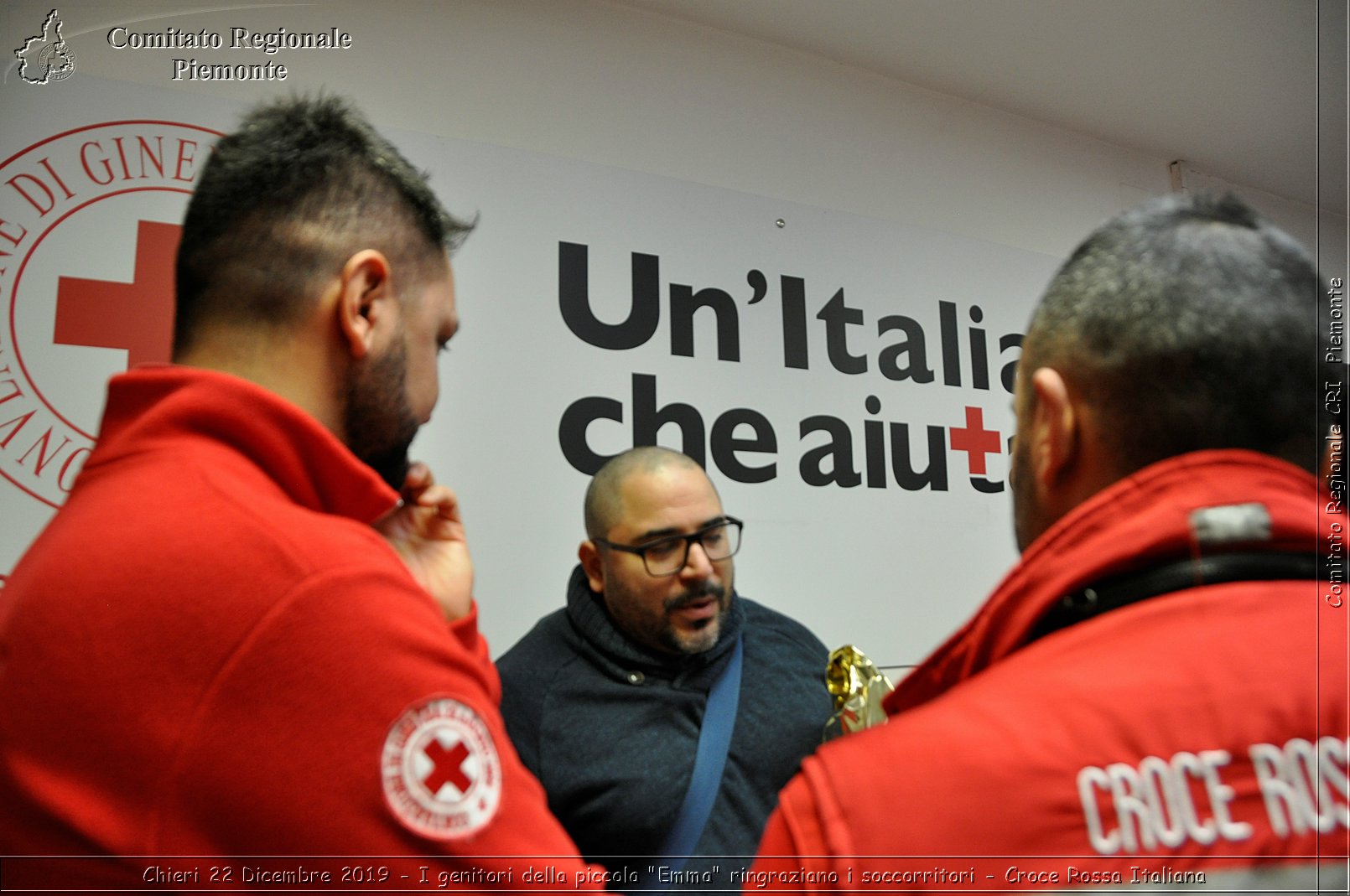 Chieri 22 Dicembre 2019 - I genitori della piccola Emma ringraziano i soccorritori - Croce Rossa Italiana