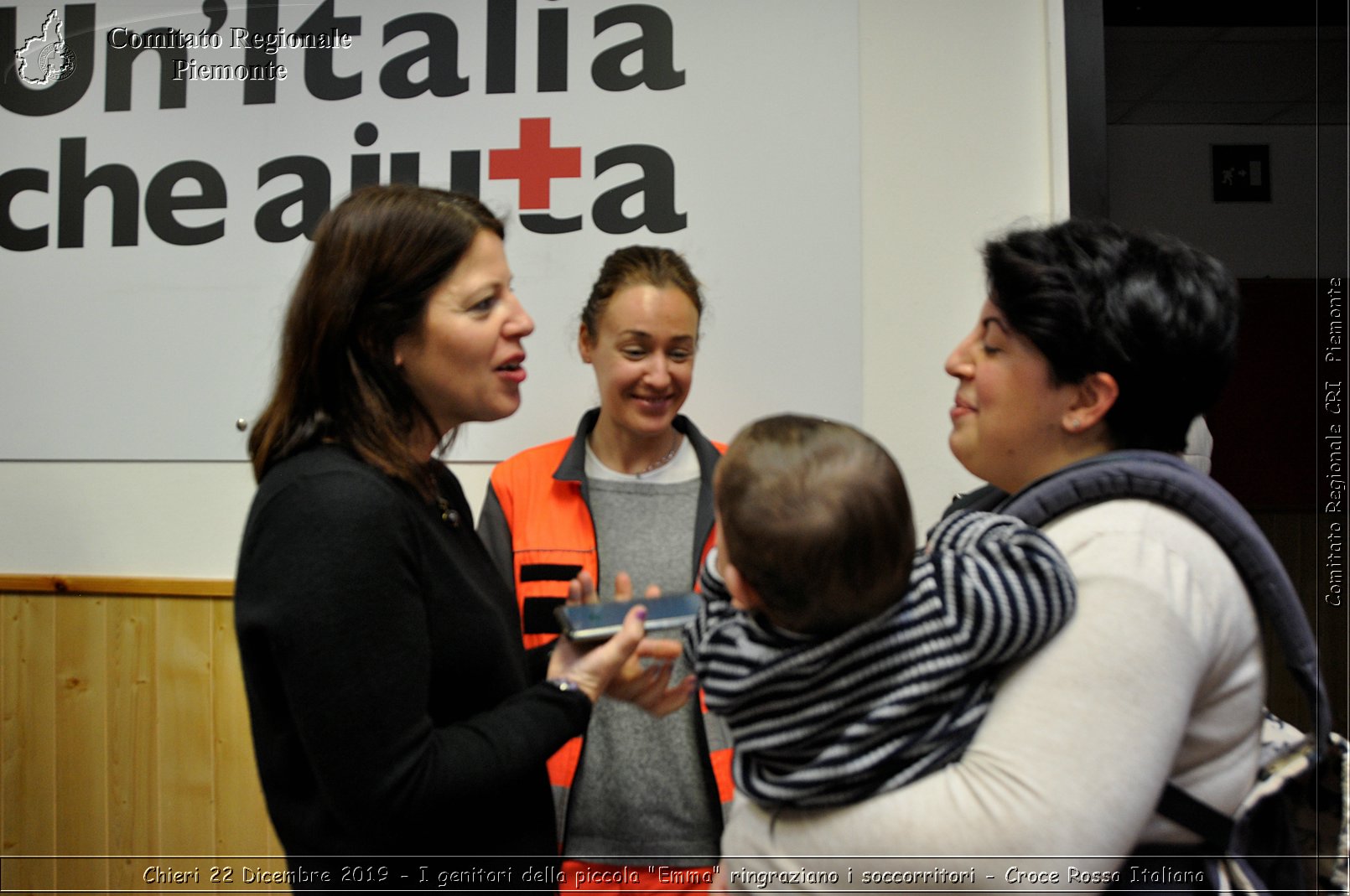 Chieri 22 Dicembre 2019 - I genitori della piccola Emma ringraziano i soccorritori - Croce Rossa Italiana