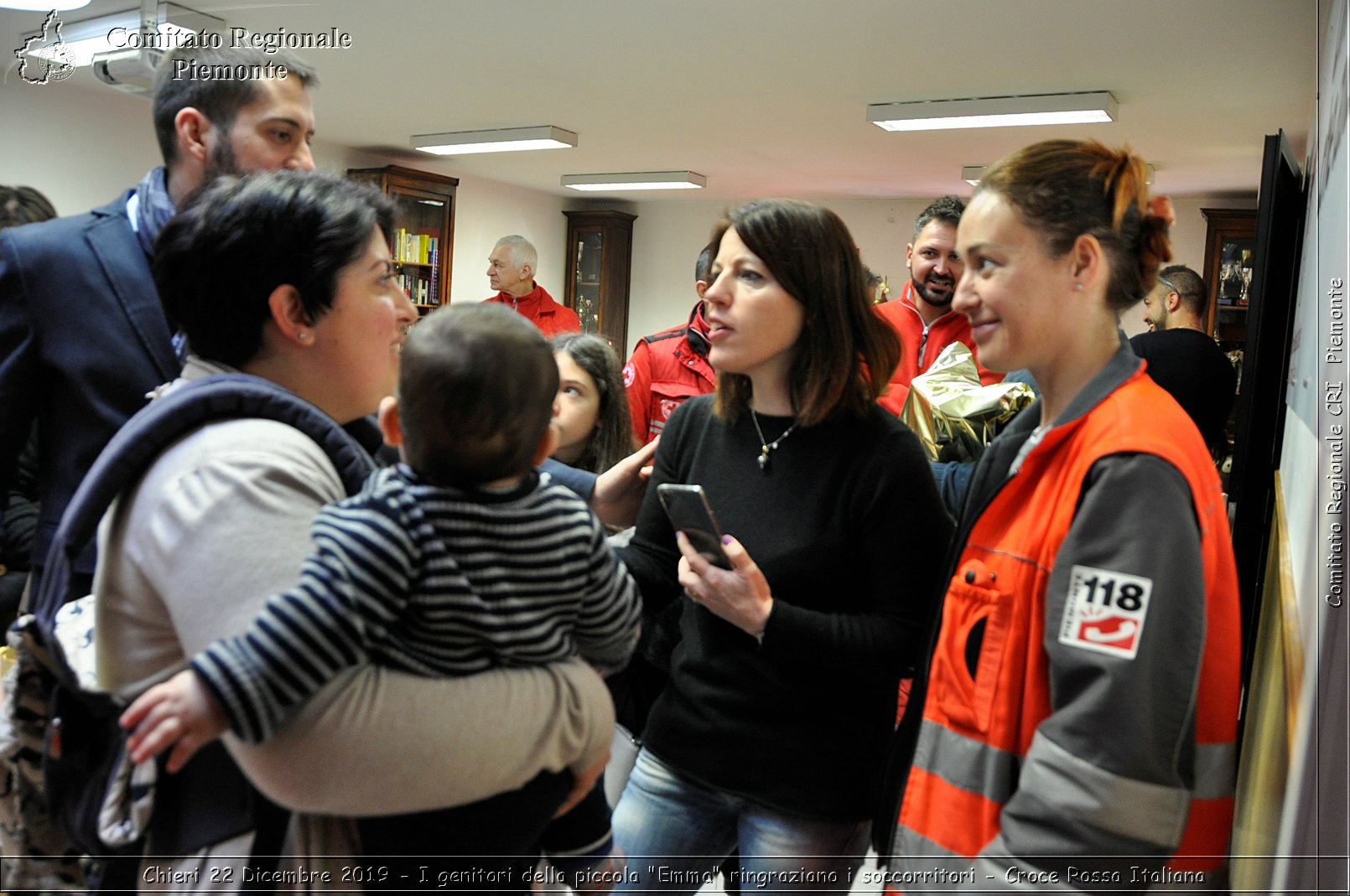 Chieri 22 Dicembre 2019 - I genitori della piccola Emma ringraziano i soccorritori - Croce Rossa Italiana