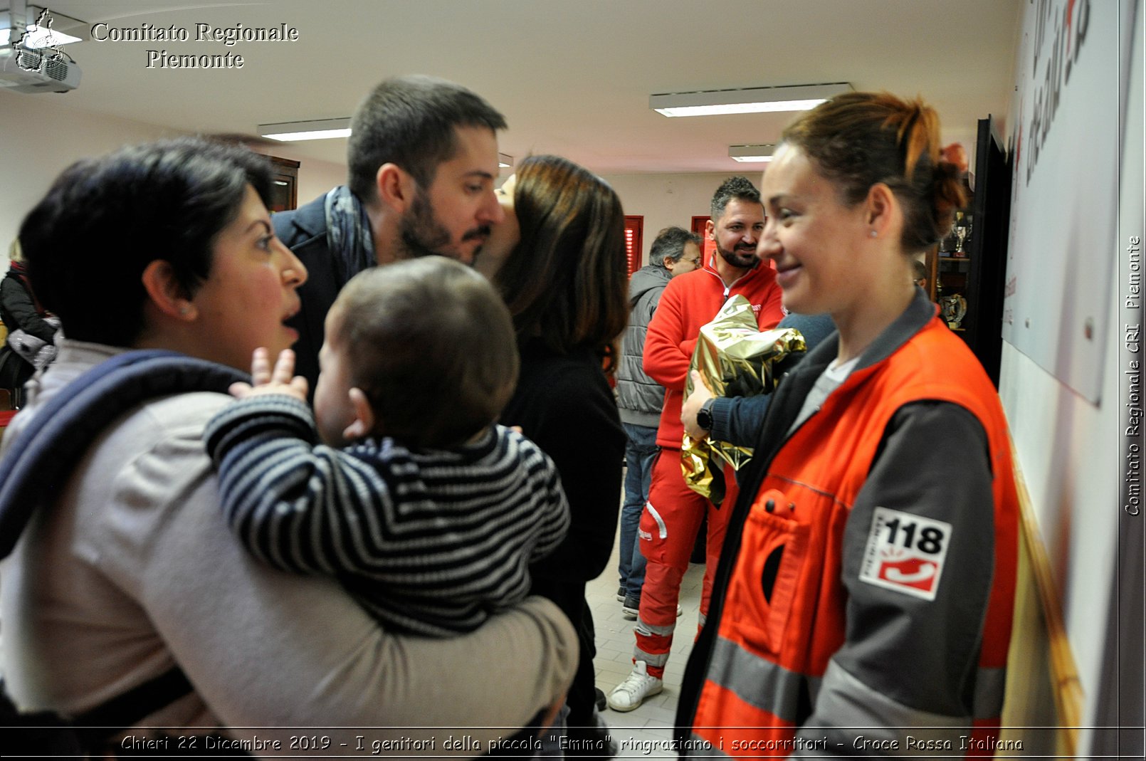 Chieri 22 Dicembre 2019 - I genitori della piccola Emma ringraziano i soccorritori - Croce Rossa Italiana