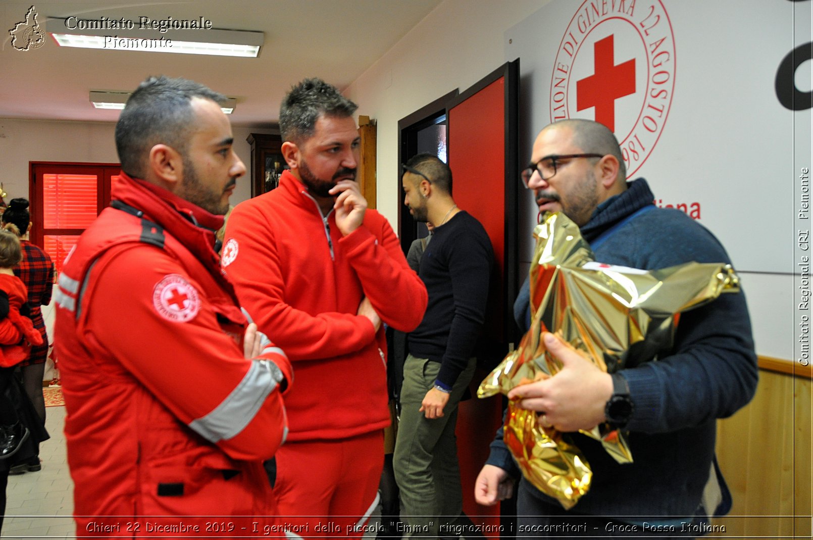 Chieri 22 Dicembre 2019 - I genitori della piccola Emma ringraziano i soccorritori - Croce Rossa Italiana