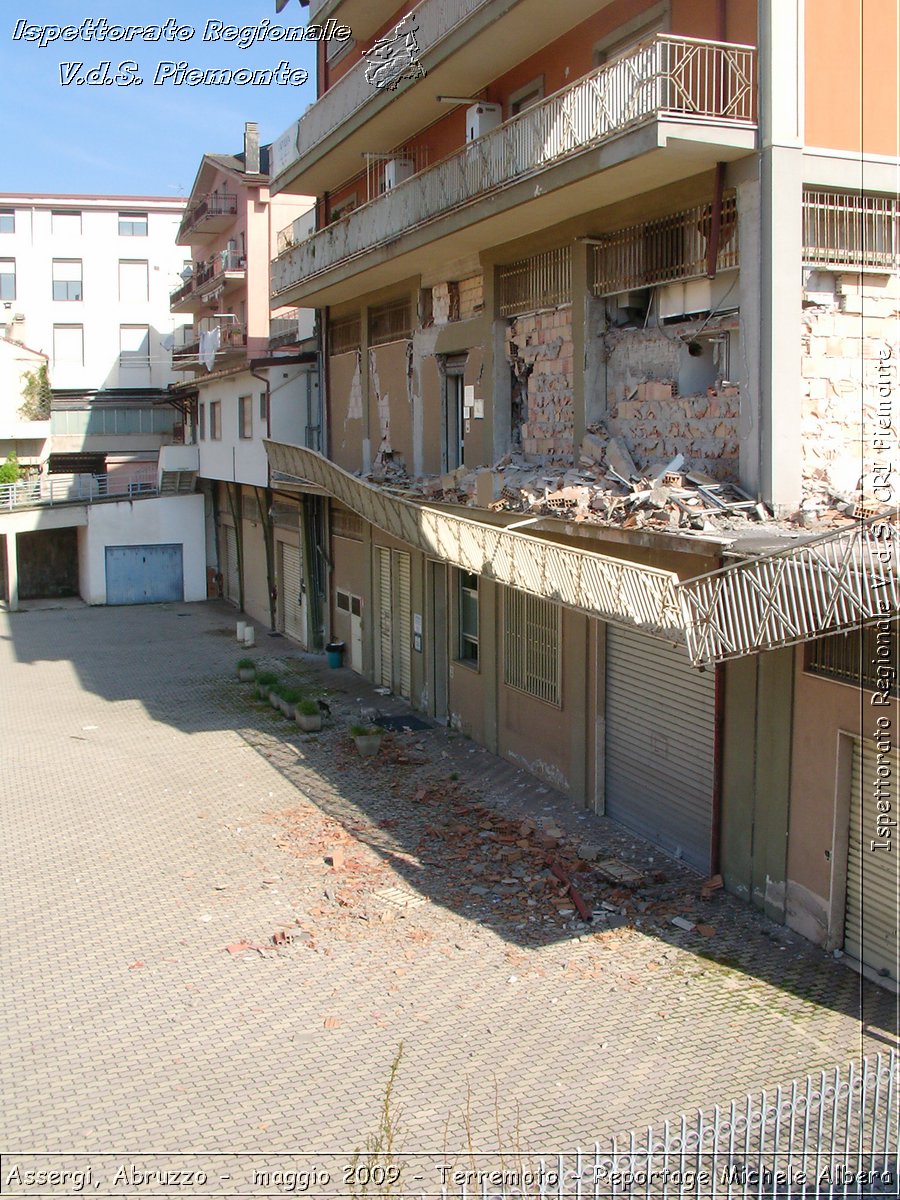 Assergi, Abruzzo -  maggio 2009 - Terremoto - Reportage Michele Albera -  Croce Rossa Italiana - Ispettorato Regionale Volontari del Soccorso Piemonte