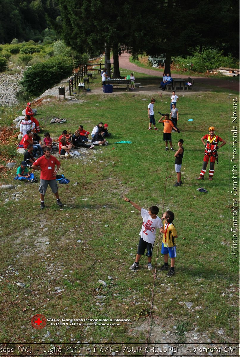 Scopa (VC) - Luglio 2011 - I CARE YOUR CHILDREN - giornata con operatori SMTS (Soccorsi con Mezzi e Tecniche Speciali)  -  Croce Rossa Italiana - Ufficio Immagine Comitato Provinciale Novara