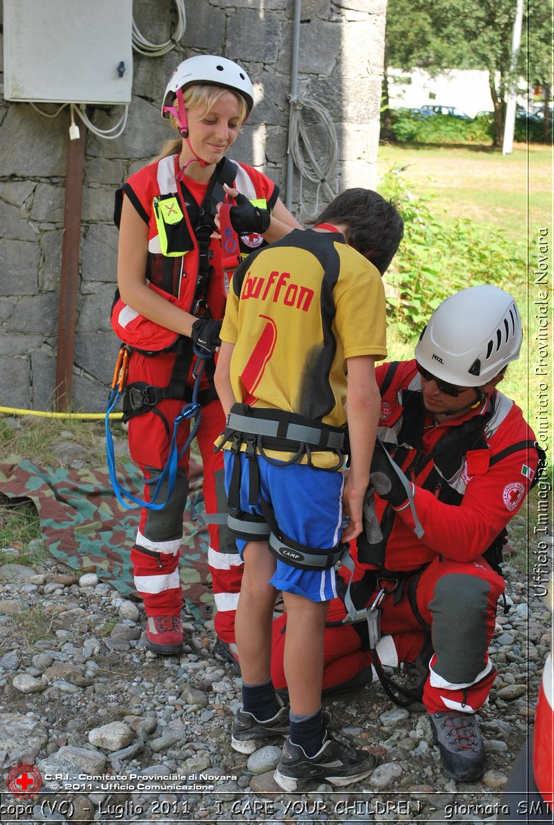 Scopa (VC) - Luglio 2011 - I CARE YOUR CHILDREN - giornata con operatori SMTS (Soccorsi con Mezzi e Tecniche Speciali)  -  Croce Rossa Italiana - Ufficio Immagine Comitato Provinciale Novara