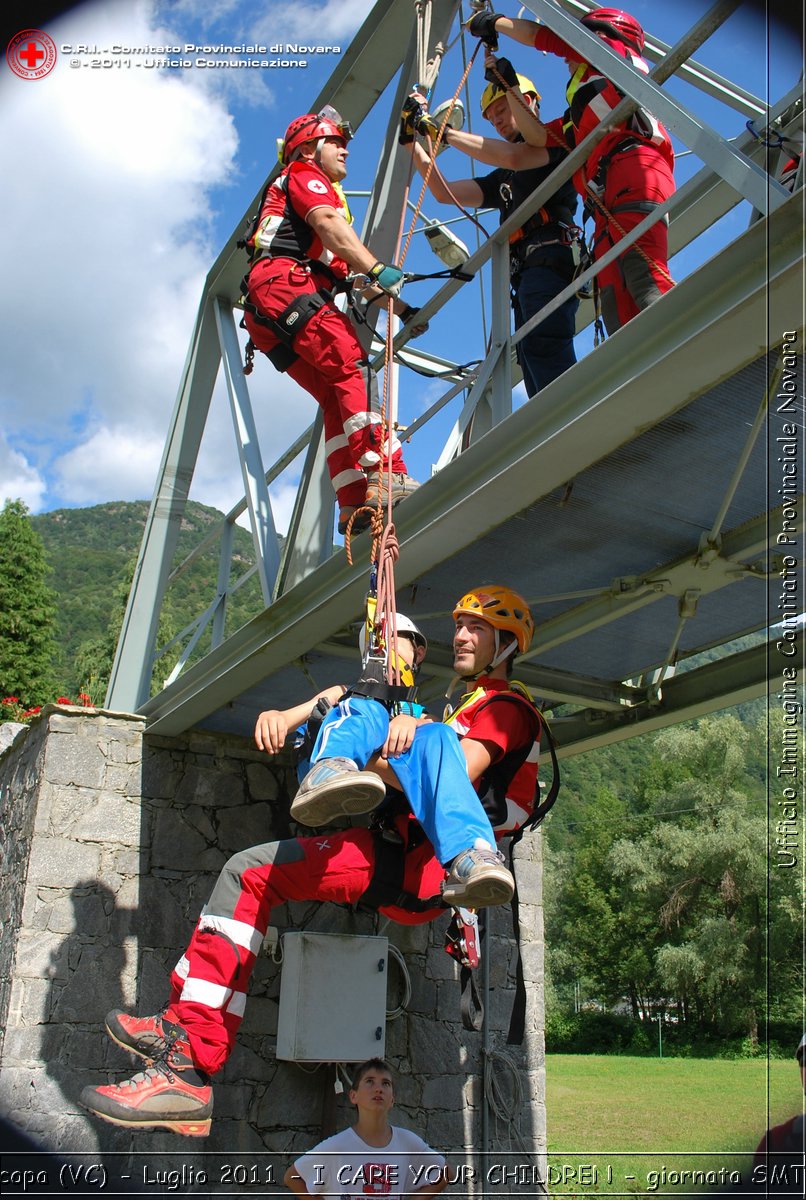 Scopa (VC) - Luglio 2011 - I CARE YOUR CHILDREN - giornata con operatori SMTS (Soccorsi con Mezzi e Tecniche Speciali)  -  Croce Rossa Italiana - Ufficio Immagine Comitato Provinciale Novara