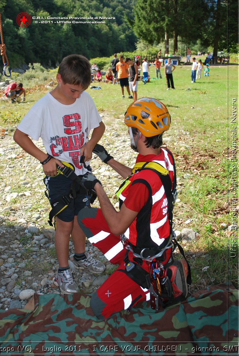 Scopa (VC) - Luglio 2011 - I CARE YOUR CHILDREN - giornata con operatori SMTS (Soccorsi con Mezzi e Tecniche Speciali)  -  Croce Rossa Italiana - Ufficio Immagine Comitato Provinciale Novara