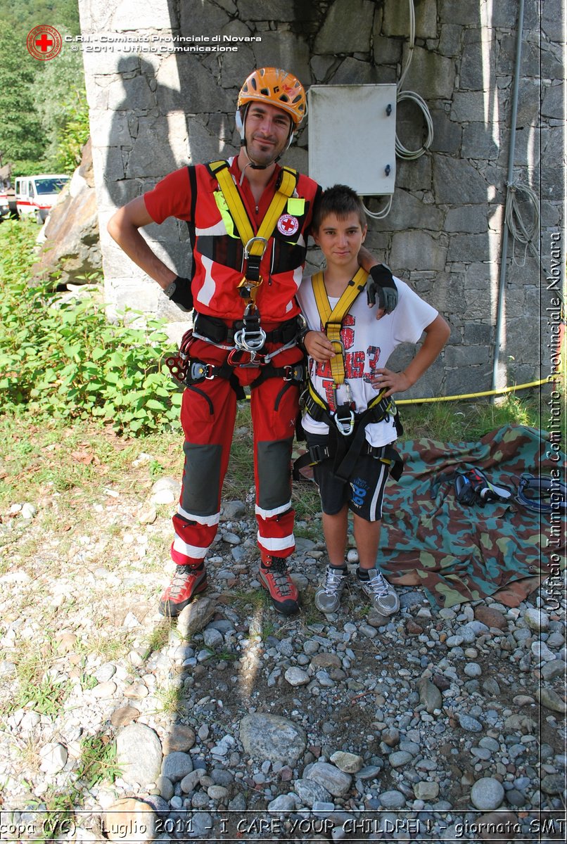 Scopa (VC) - Luglio 2011 - I CARE YOUR CHILDREN - giornata con operatori SMTS (Soccorsi con Mezzi e Tecniche Speciali)  -  Croce Rossa Italiana - Ufficio Immagine Comitato Provinciale Novara