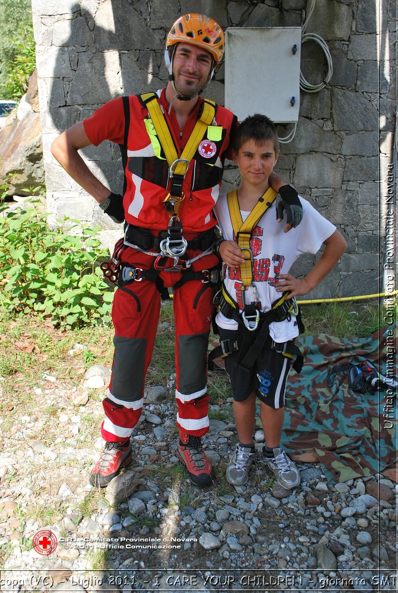 Scopa (VC) - Luglio 2011 - I CARE YOUR CHILDREN - giornata con operatori SMTS (Soccorsi con Mezzi e Tecniche Speciali)  -  Croce Rossa Italiana - Ufficio Immagine Comitato Provinciale Novara