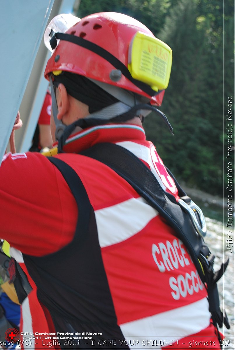 Scopa (VC) - Luglio 2011 - I CARE YOUR CHILDREN - giornata con operatori SMTS (Soccorsi con Mezzi e Tecniche Speciali)  -  Croce Rossa Italiana - Ufficio Immagine Comitato Provinciale Novara