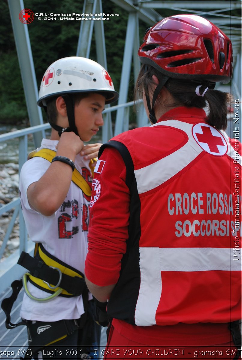 Scopa (VC) - Luglio 2011 - I CARE YOUR CHILDREN - giornata con operatori SMTS (Soccorsi con Mezzi e Tecniche Speciali)  -  Croce Rossa Italiana - Ufficio Immagine Comitato Provinciale Novara