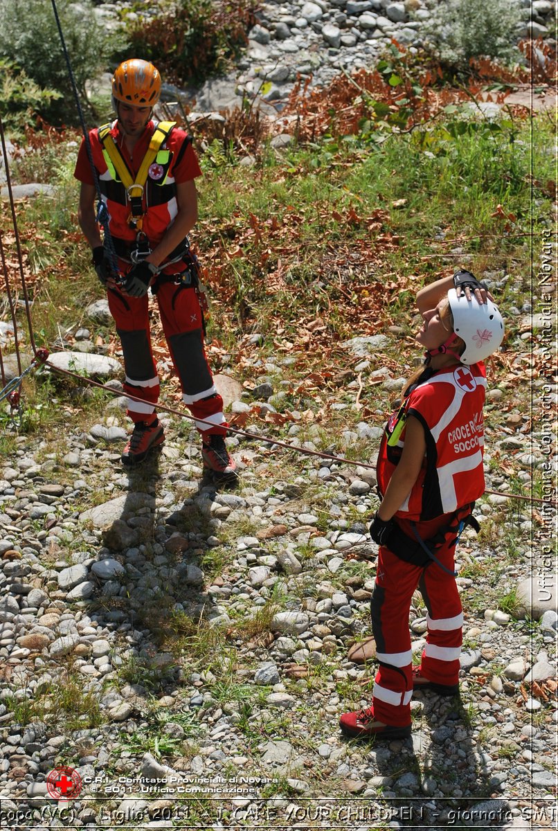 Scopa (VC) - Luglio 2011 - I CARE YOUR CHILDREN - giornata con operatori SMTS (Soccorsi con Mezzi e Tecniche Speciali)  -  Croce Rossa Italiana - Ufficio Immagine Comitato Provinciale Novara