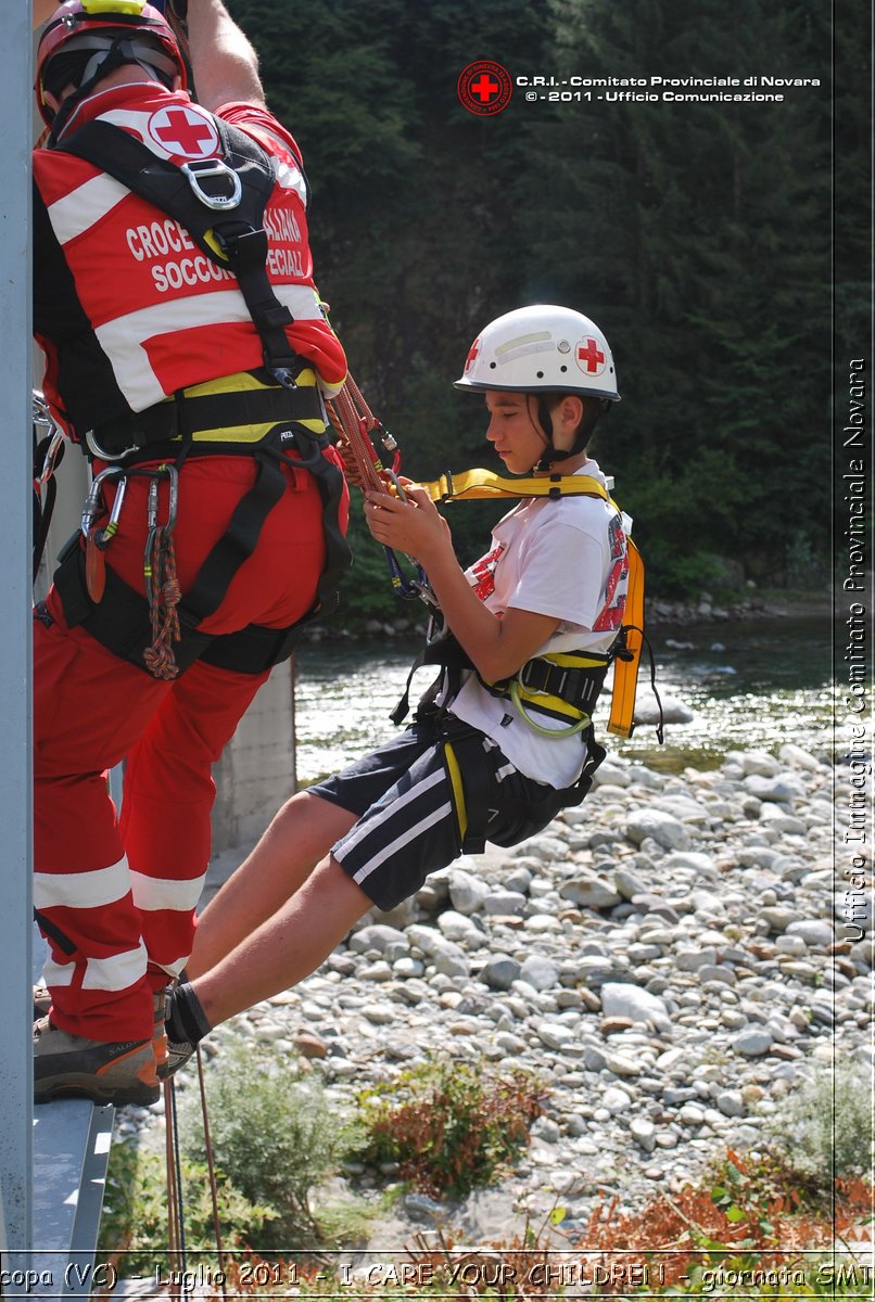 Scopa (VC) - Luglio 2011 - I CARE YOUR CHILDREN - giornata con operatori SMTS (Soccorsi con Mezzi e Tecniche Speciali)  -  Croce Rossa Italiana - Ufficio Immagine Comitato Provinciale Novara