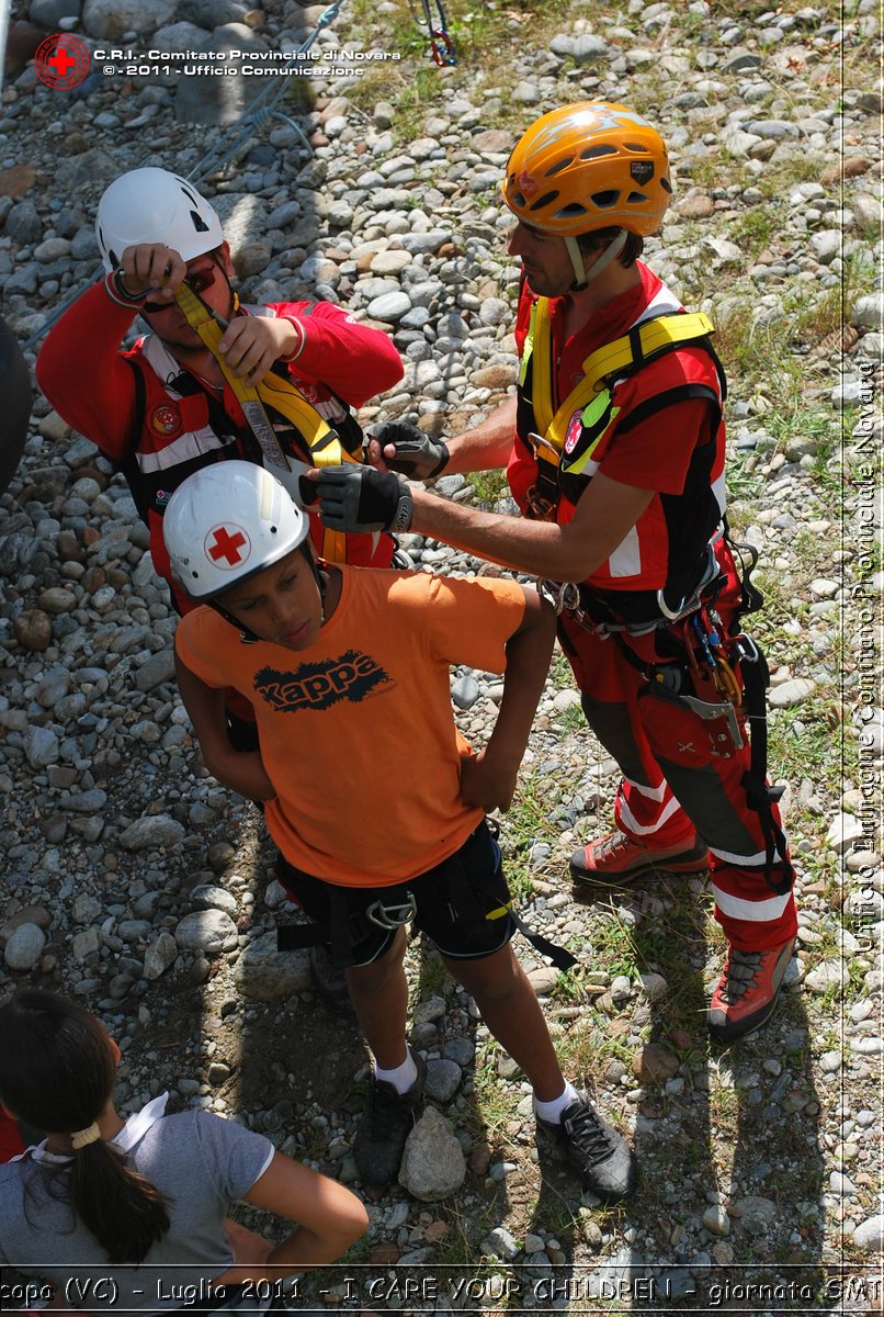 Scopa (VC) - Luglio 2011 - I CARE YOUR CHILDREN - giornata con operatori SMTS (Soccorsi con Mezzi e Tecniche Speciali)  -  Croce Rossa Italiana - Ufficio Immagine Comitato Provinciale Novara