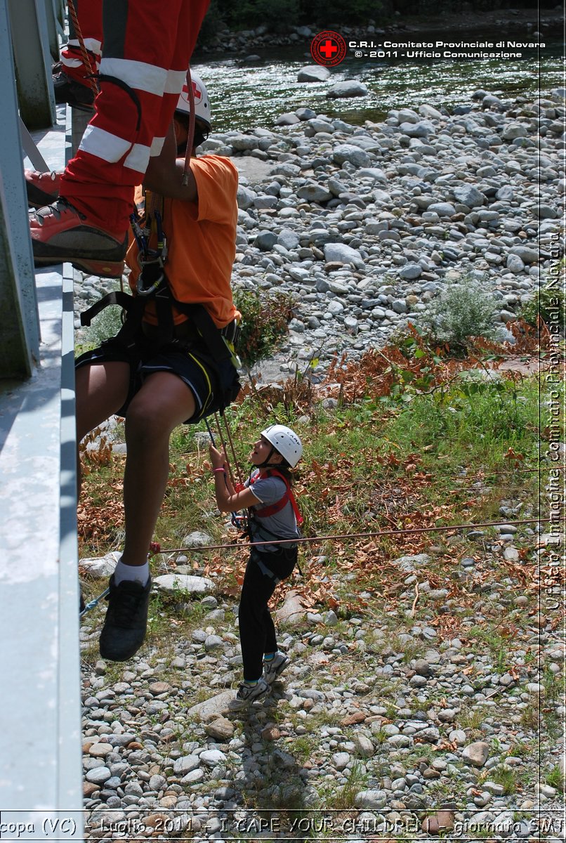 Scopa (VC) - Luglio 2011 - I CARE YOUR CHILDREN - giornata con operatori SMTS (Soccorsi con Mezzi e Tecniche Speciali)  -  Croce Rossa Italiana - Ufficio Immagine Comitato Provinciale Novara