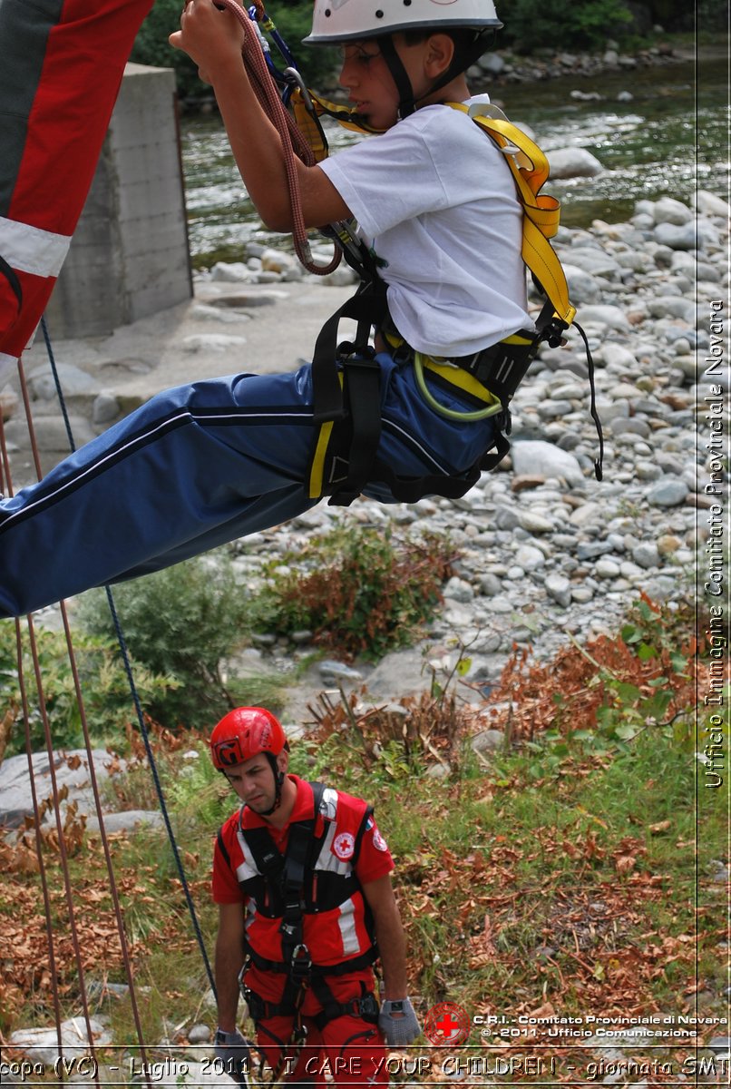 Scopa (VC) - Luglio 2011 - I CARE YOUR CHILDREN - giornata con operatori SMTS (Soccorsi con Mezzi e Tecniche Speciali)  -  Croce Rossa Italiana - Ufficio Immagine Comitato Provinciale Novara
