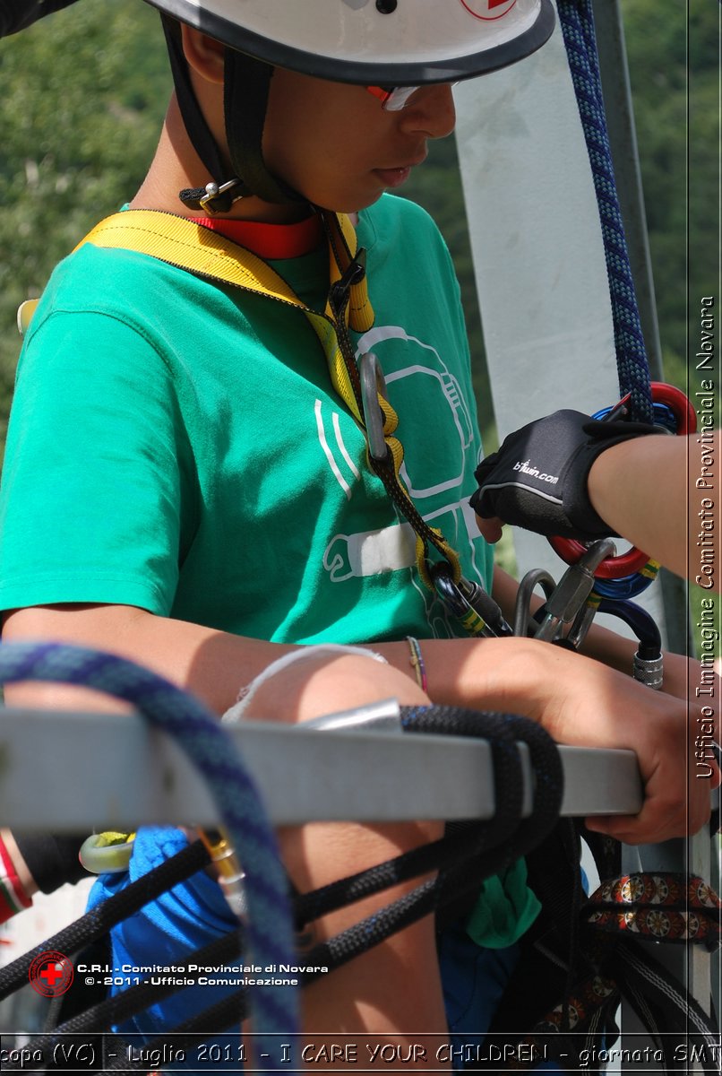 Scopa (VC) - Luglio 2011 - I CARE YOUR CHILDREN - giornata con operatori SMTS (Soccorsi con Mezzi e Tecniche Speciali)  -  Croce Rossa Italiana - Ufficio Immagine Comitato Provinciale Novara