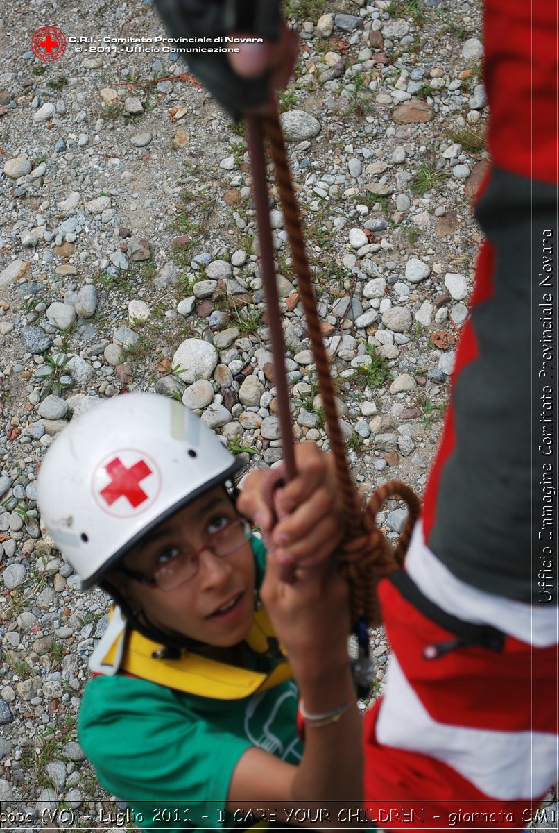 Scopa (VC) - Luglio 2011 - I CARE YOUR CHILDREN - giornata con operatori SMTS (Soccorsi con Mezzi e Tecniche Speciali)  -  Croce Rossa Italiana - Ufficio Immagine Comitato Provinciale Novara