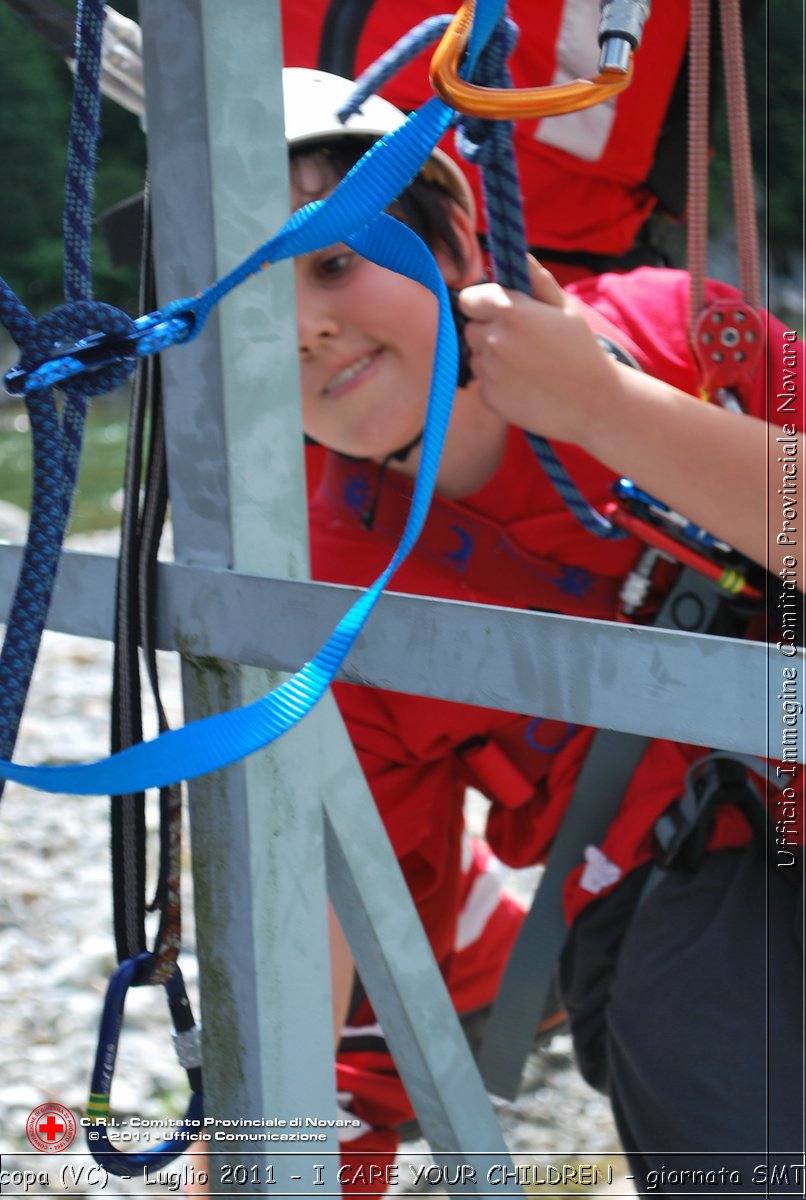 Scopa (VC) - Luglio 2011 - I CARE YOUR CHILDREN - giornata con operatori SMTS (Soccorsi con Mezzi e Tecniche Speciali)  -  Croce Rossa Italiana - Ufficio Immagine Comitato Provinciale Novara