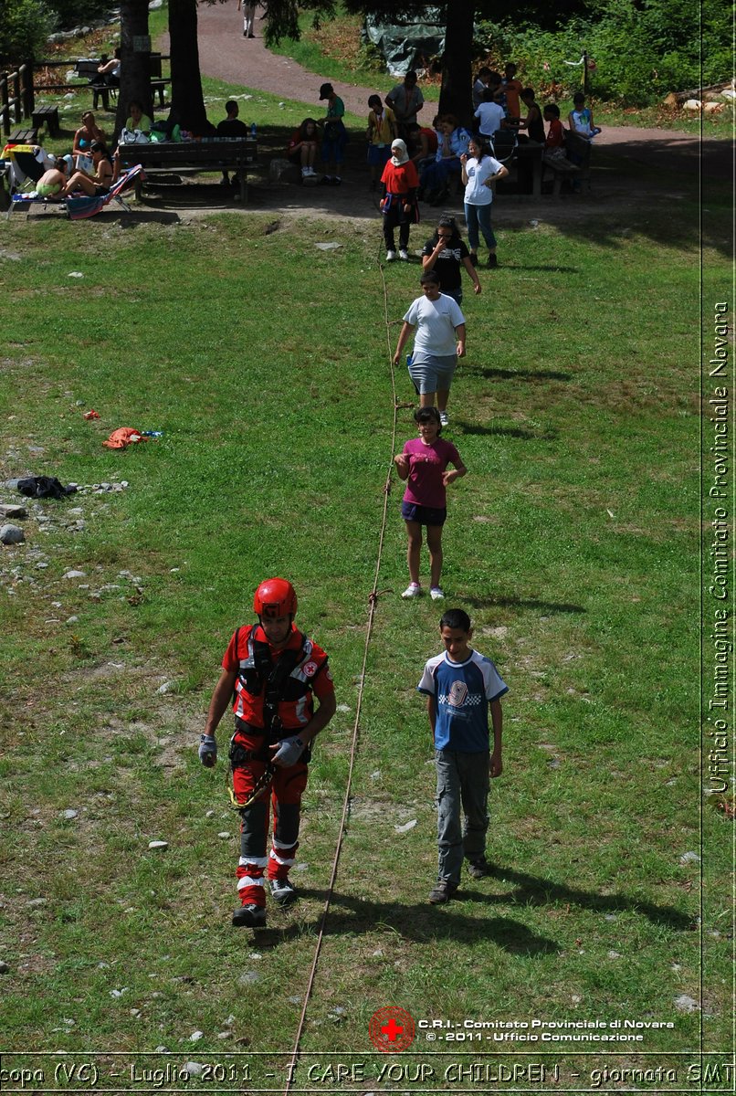 Scopa (VC) - Luglio 2011 - I CARE YOUR CHILDREN - giornata con operatori SMTS (Soccorsi con Mezzi e Tecniche Speciali)  -  Croce Rossa Italiana - Ufficio Immagine Comitato Provinciale Novara