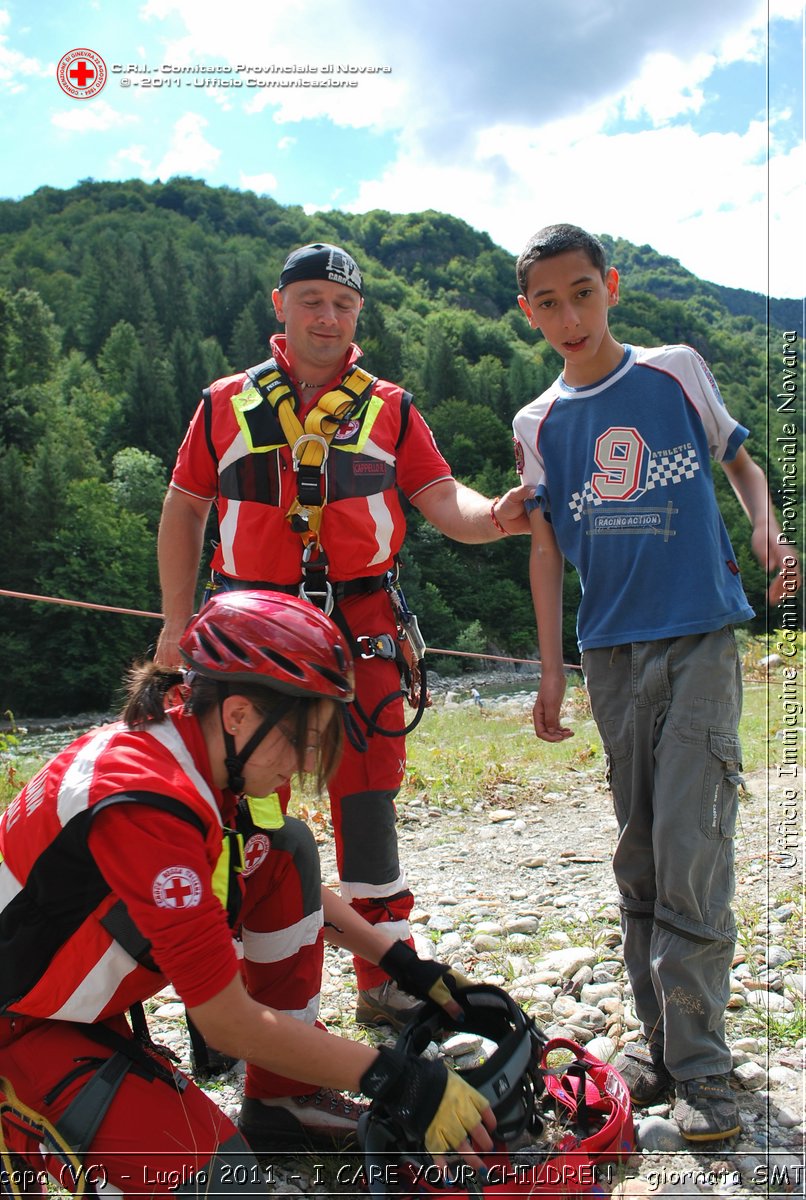 Scopa (VC) - Luglio 2011 - I CARE YOUR CHILDREN - giornata con operatori SMTS (Soccorsi con Mezzi e Tecniche Speciali)  -  Croce Rossa Italiana - Ufficio Immagine Comitato Provinciale Novara